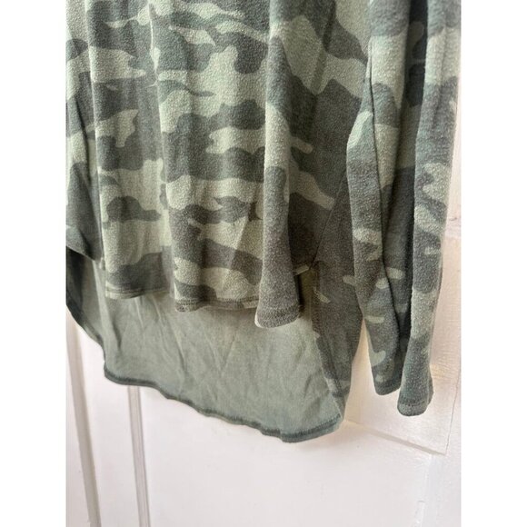 Old Navy women’s size large camouflage long sleeve shirt - Picture 3 of 8